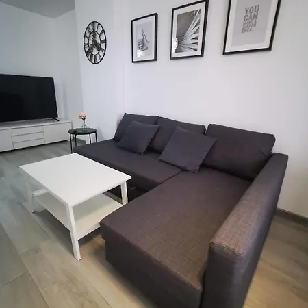 Cosmic D10 By Alezzi Apartment Navodari