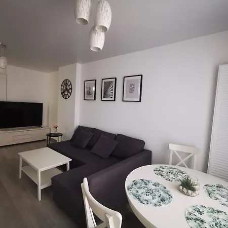 Apartment Cosmic D10 By Alezzi