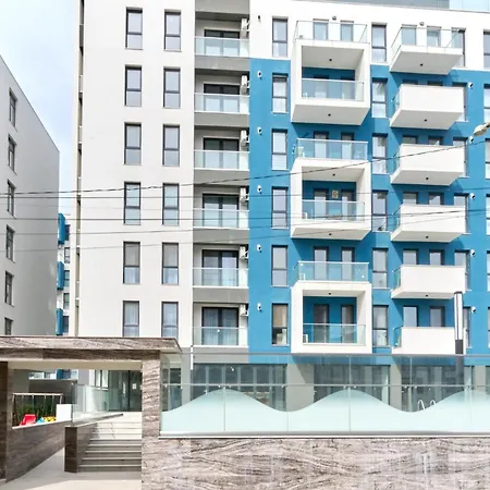 Cosmic D10 By Alezzi Apartment